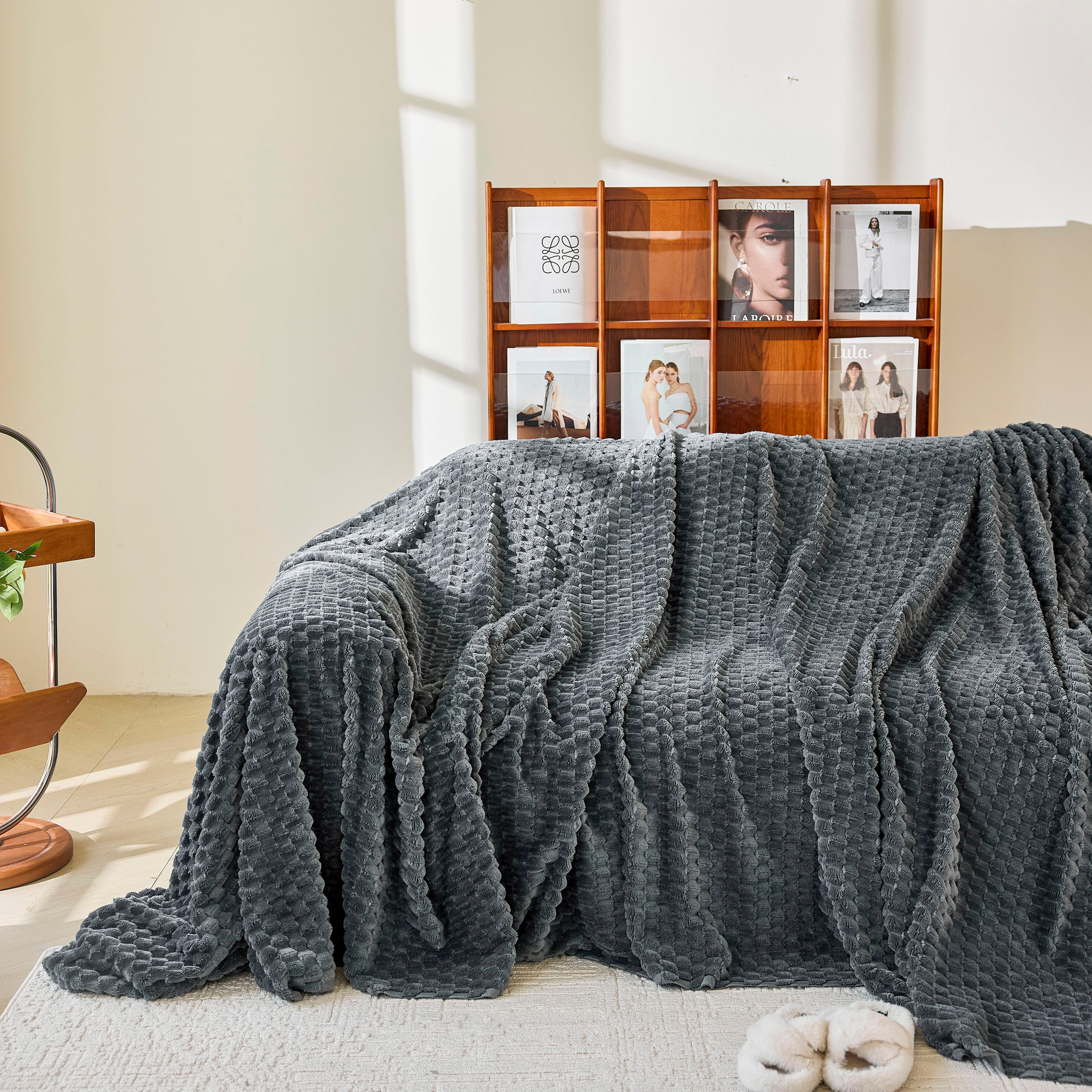 Thick Plush Non-Slip Sofa Throw Cover, Warm Soft Faux Fur Couch Protector for Winter