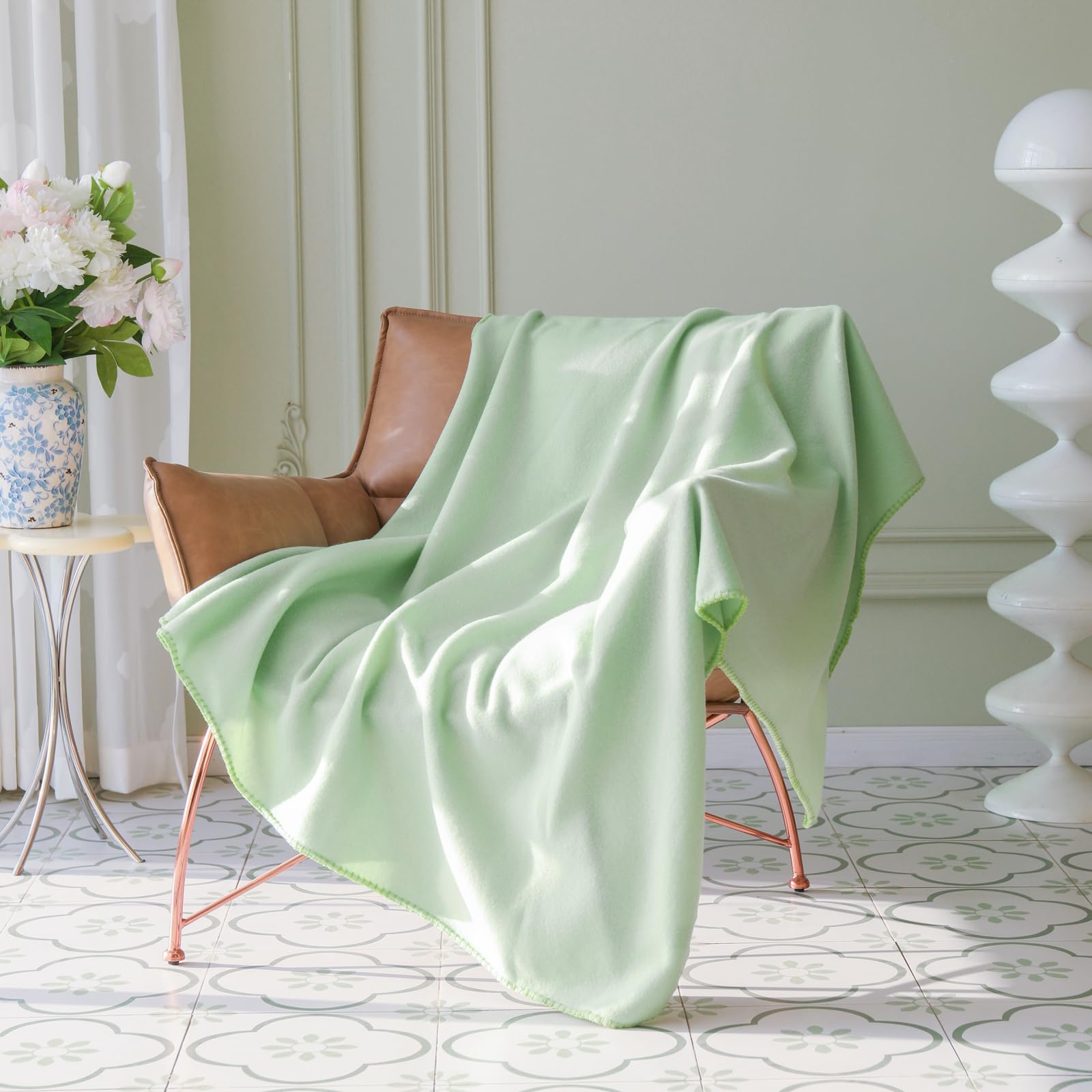 Cai Teng Fleece Throw Blankets 6 Pack Lightweight Warm Soft Cozy Kids Blanket Pet-Friendly Bulk Fleece Blanket Solid For Home, B