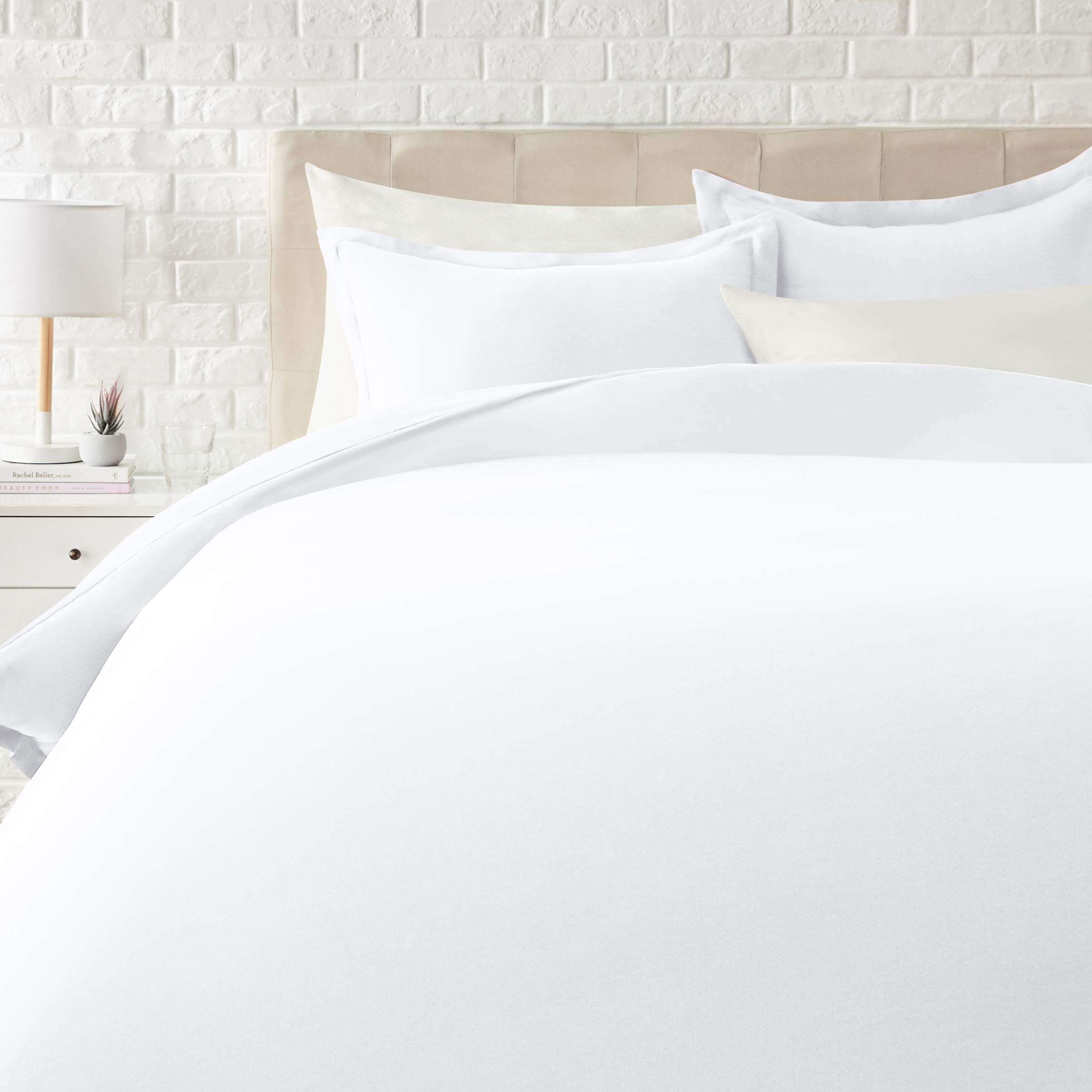 Amazon Basics Lightweight Microfiber 3-Piece Duvet Cover Set with Zipper Closure, Full/Queen, Pristine Snow, Bright White, Solid