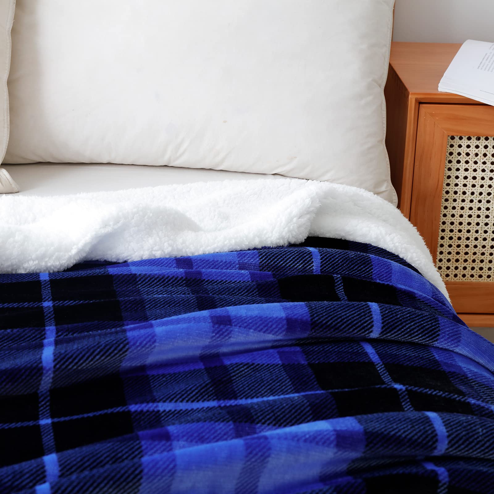 Sochow Sherpa Plaid Fleece Throw Blanket, Double-Sided Super Soft Luxurious Bedding Blanket 90 X 90 Inches, Blue