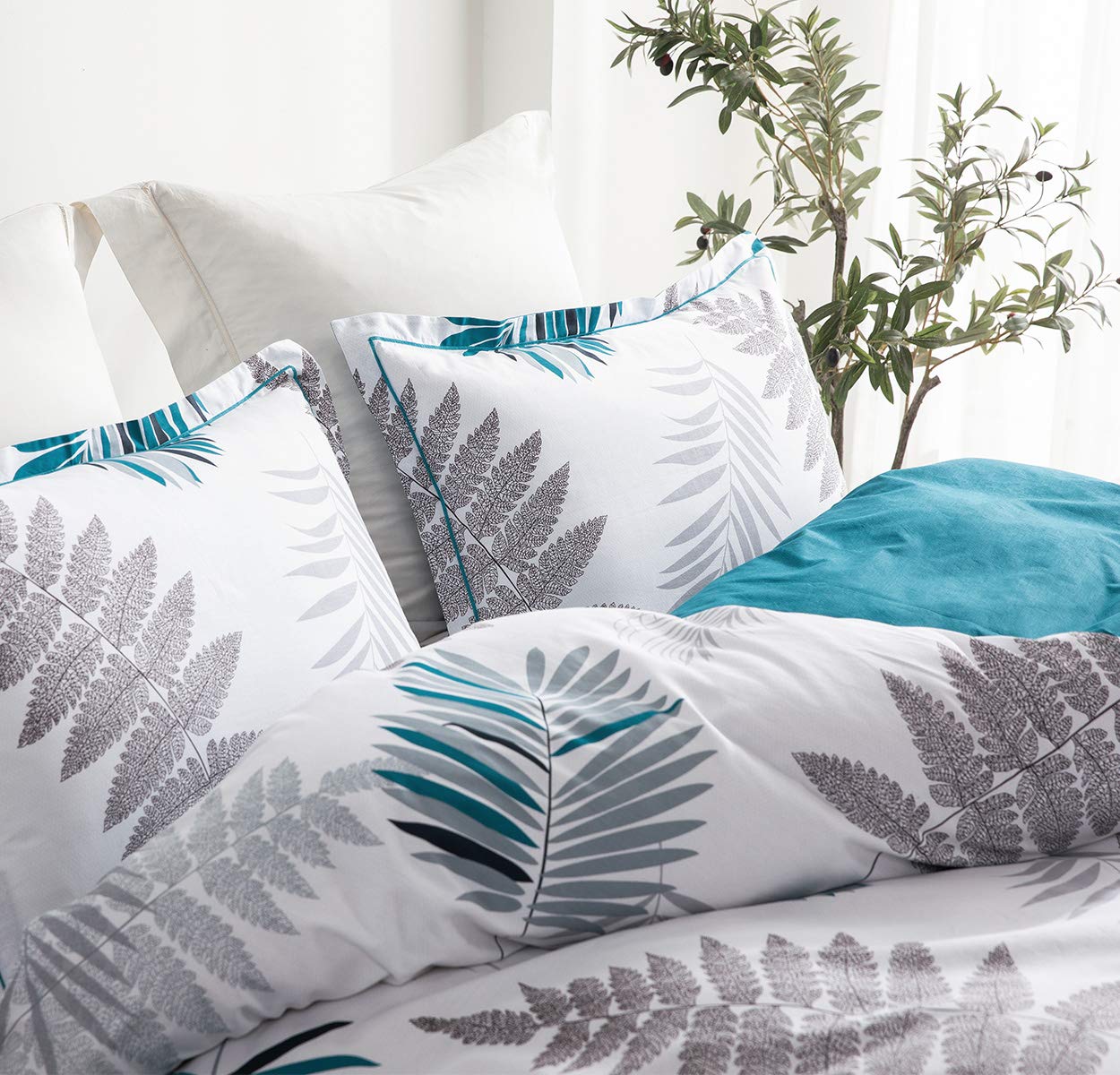 Sleepbella Comforter Twin Size, 600 Thread Count Cotton Blue Floral With Khaki & Grey Leaves Pattern White Reversible Comforter