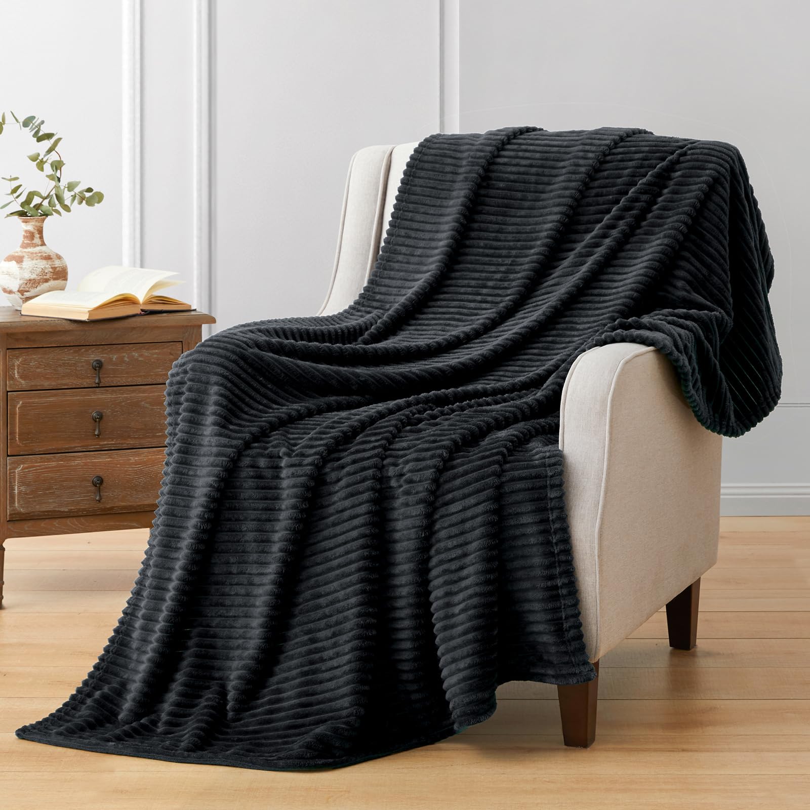 Vessia Flannel Fleece Twin Blanket, Lightweight Striped Black Bed Blanket, Warm And Soft Bed Blanket, Cozy Microfiber Ribbed Sof