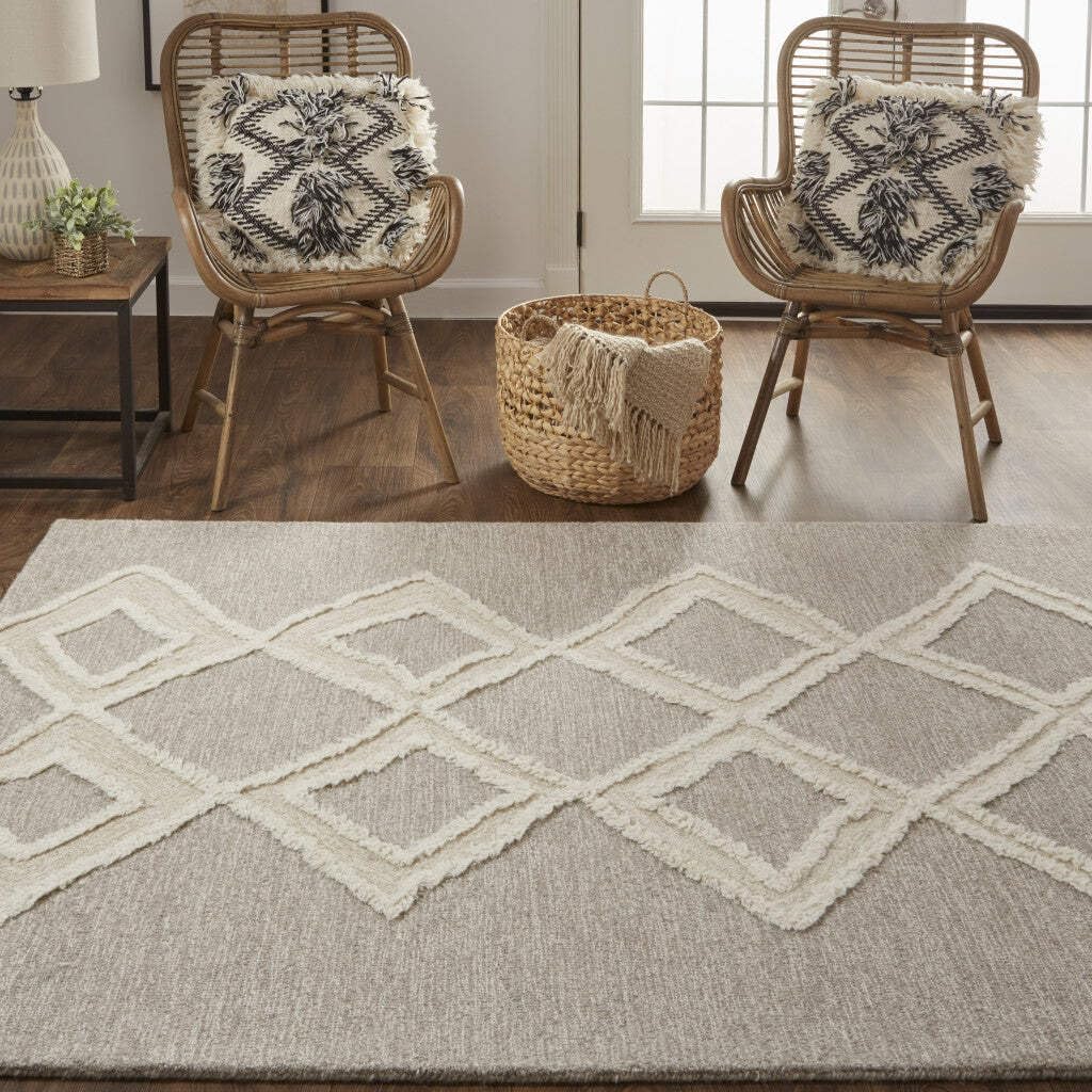 HomeRoots 512790 8 x 10 ft. Gray & Ivory Wool Geometric Hand Tufted Handmade Stain Resistant Rectangle Area Rug