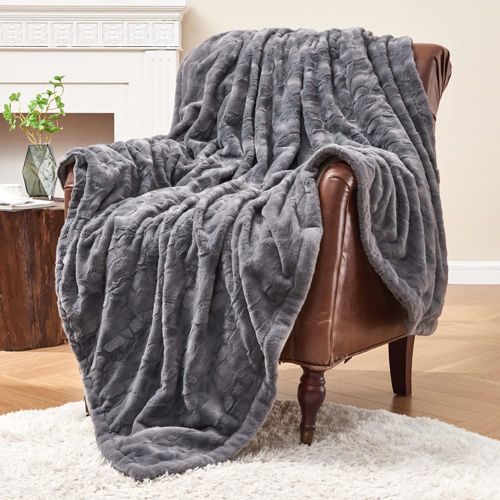 Krifey Faux Fur Throw Blanket, Super Soft Cozy Blanket, Luxury Fluffy Blanket Warm Plush Bed Throw Gray 50' X 60'