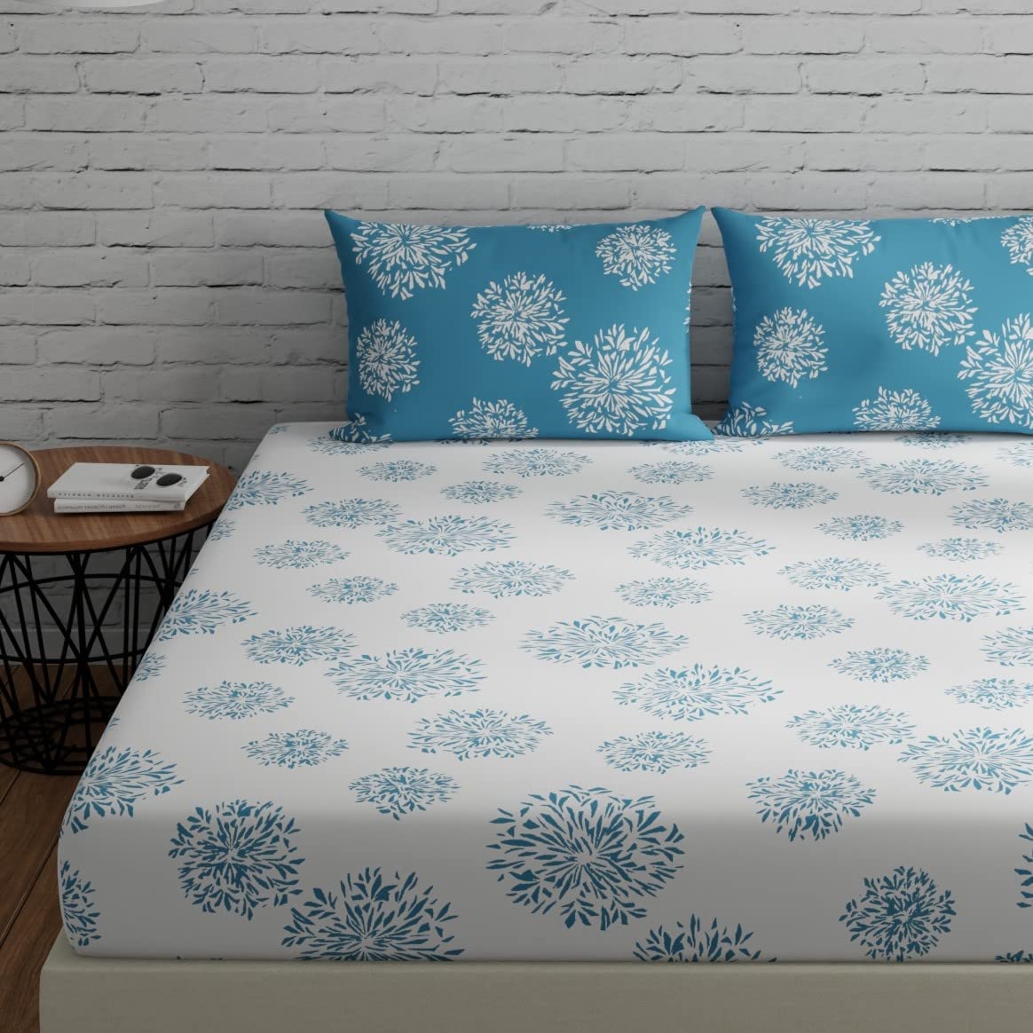 Huesland By Ahmedabad Cotton 144 Tc Cotton Elastic Fitted Bedsheets King Size With 2 Pillow Covers | 72X78 Inches | White & Blue