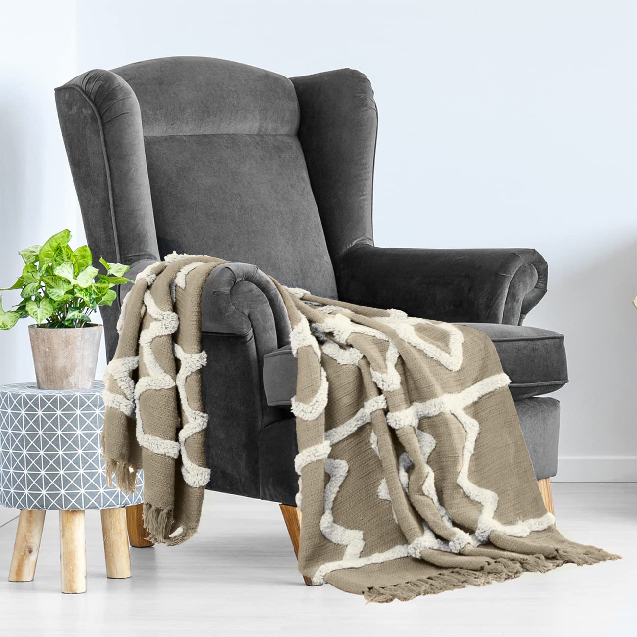 Americanflat 50X60 Throw Blanket - Soft And Breathable Cotton Throw Blanket For Couch, Bed, Chair - Decorative Blanket Perfect For Home, Office, Or Outdoor Use - Tufted Pink Blanket