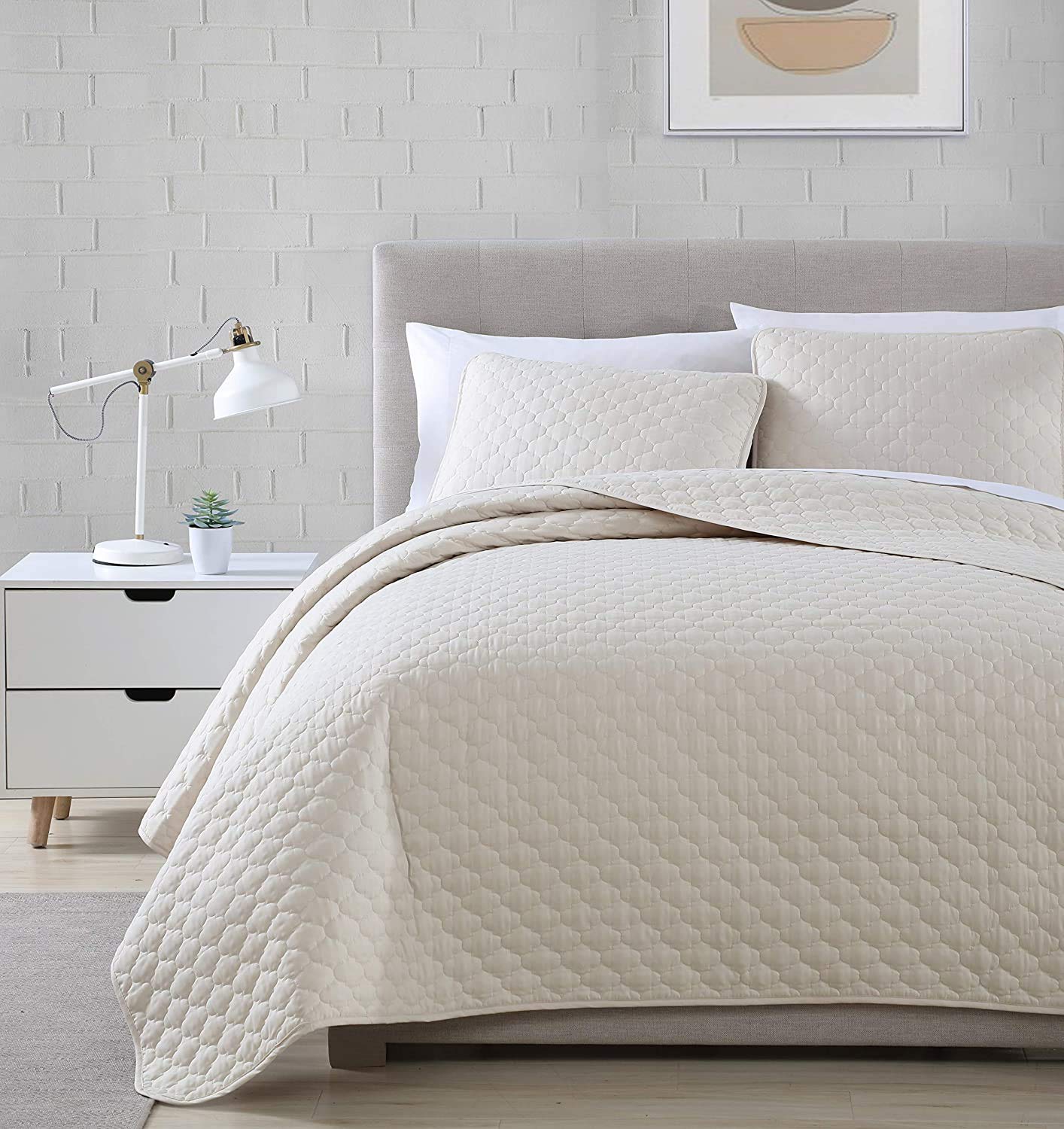 Chezmoi Collection Thea 3-Piece Geometric Quatrefoil Pattern Oversized Bedspread Quilt Set (King, Beige)