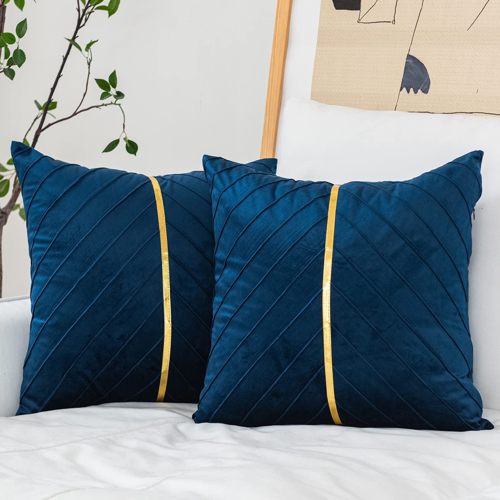WACOMECO Velvet Throw Pillow Covers, Pack of 2 Soft Gold Decorative Cushion Covers for Couch Sofa Living Room Home Decoration, N