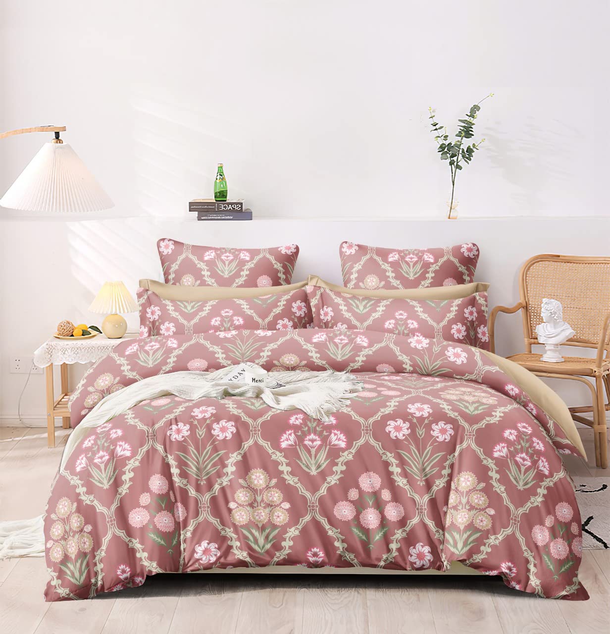 Laying Style1 Reversible Comforter Super King Size108 X 108 Both Side Same Print 1 Bedsheet King Size 108 * 108 Inches With 2 Pi