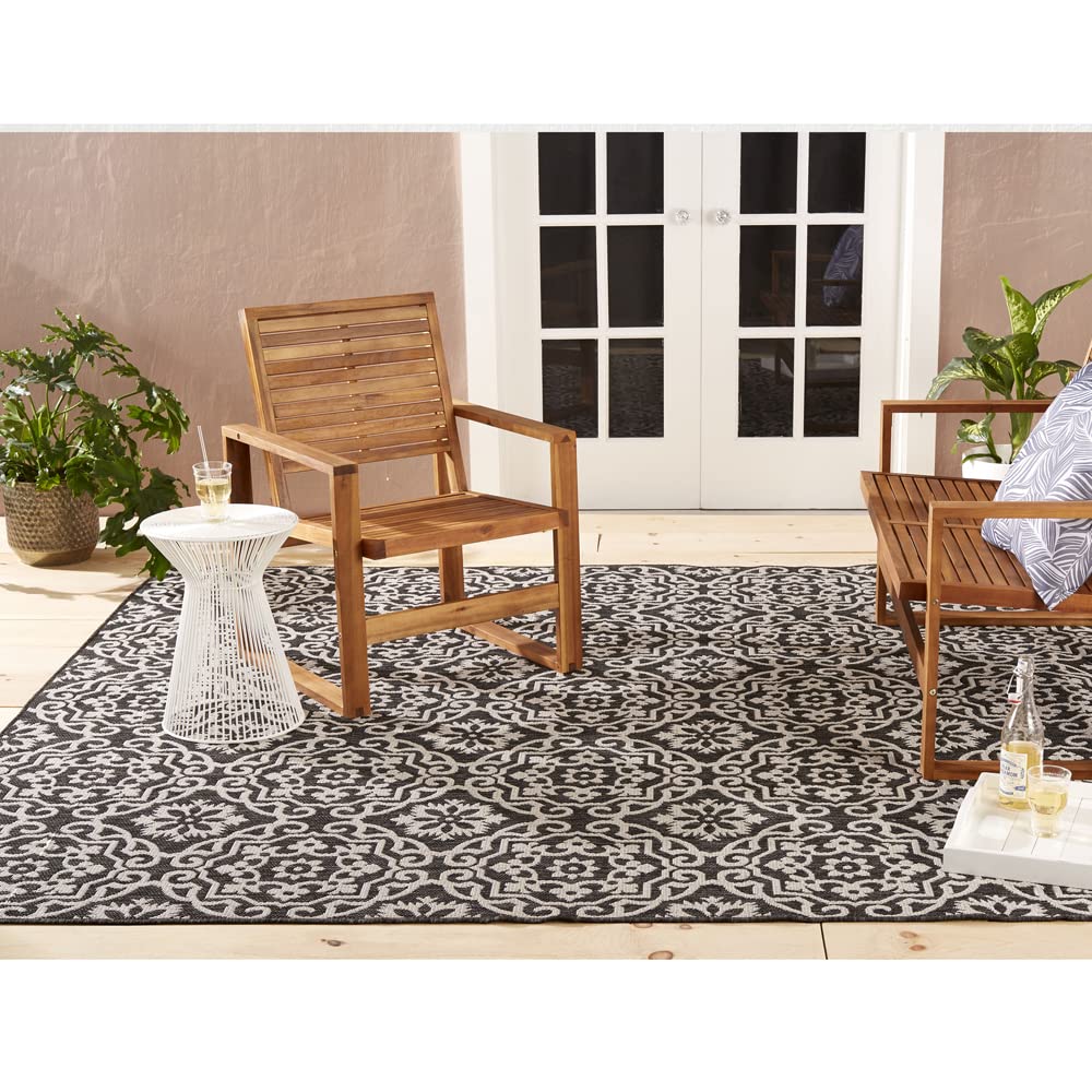 Nicole Miller New York Patio Country Danica Transitional Geometric Indoor/Outdoor Area Rug, Black/Grey, 3'11'X5'2'