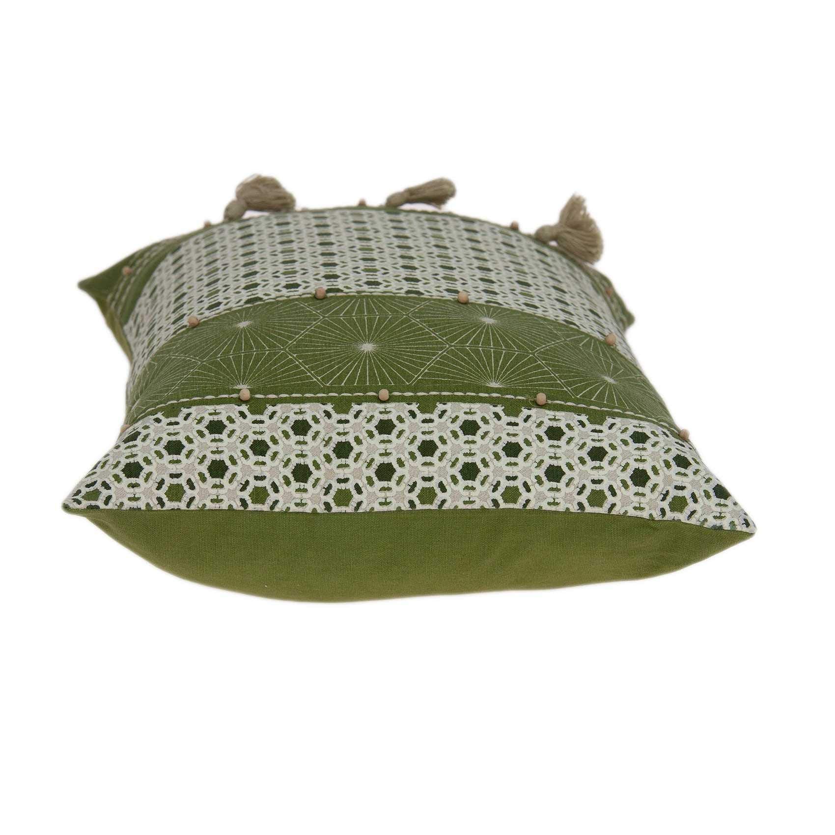 HomeRoots 100% Cotton Parkland Collection Omini Tropical Green Pillow Cover with Poly Insert