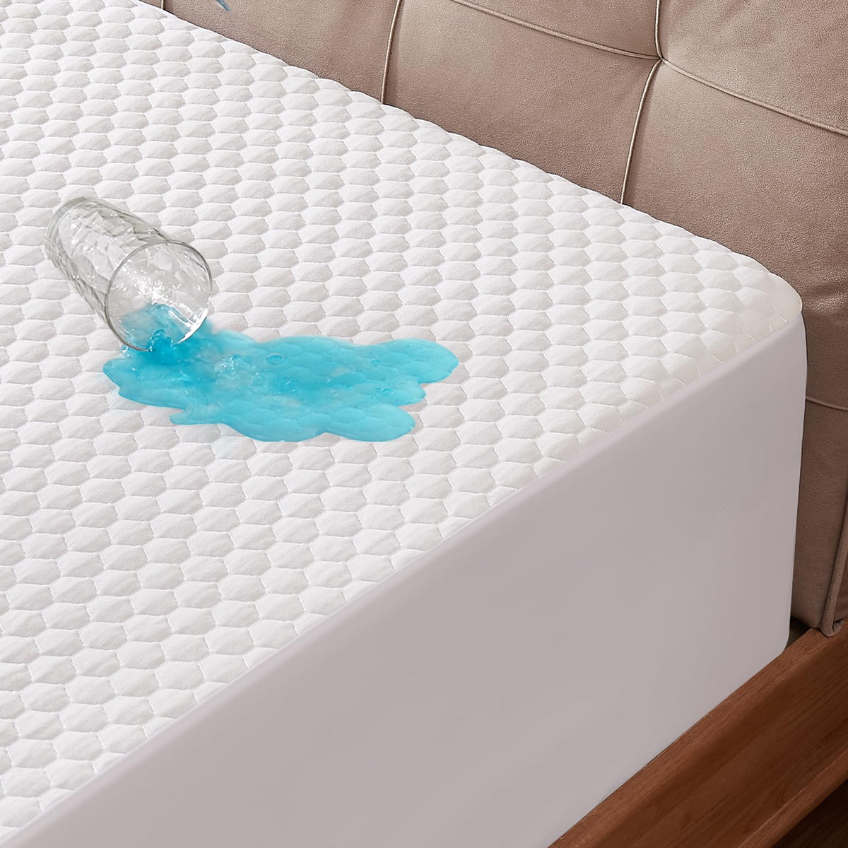 Ohgeni Waterproof Mattress Protector, Cal King Size, Fitted Sheet With Stretchable Pockets, Deep Sleep Noiseless Soft. Breathabl