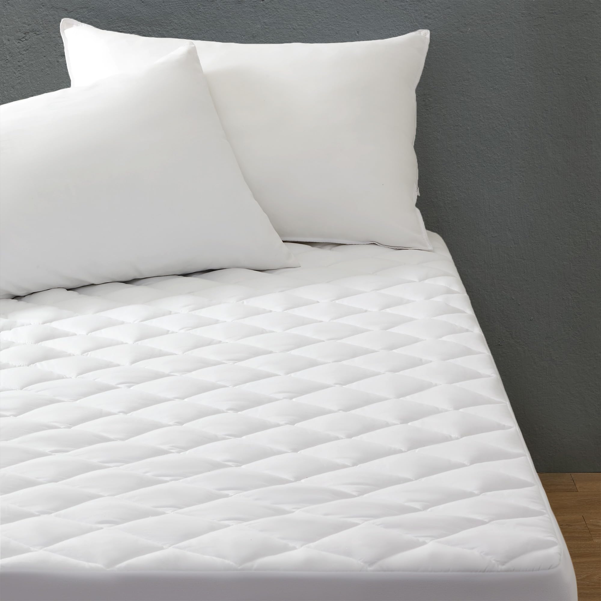 Sleep Zone Flat Mattress Cover Full Size, Non Slip Quilted Fitted Mattress Pad, Noiseless Mattress Protector Up To 21' Deep Pocket (White, Full, 54X75)