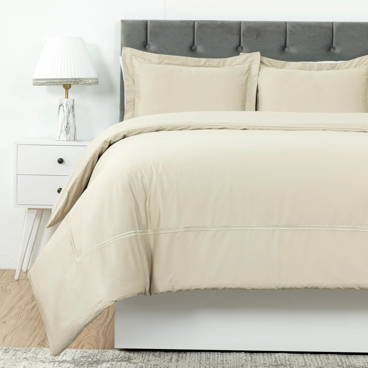 Dreamology Duvet Cover Queen Size - 3 Pieces Extra Soft Bedding Set, Includes 1 Embroidered Duvet Cover 90X90 Inches With Zipper