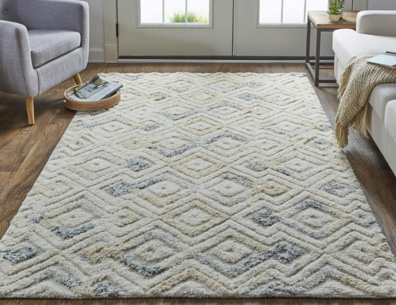 HomeRoots 512762 8 x 10 ft. Gray & Ivory Wool Geometric Hand Tufted Handmade Rectangle Area Rug