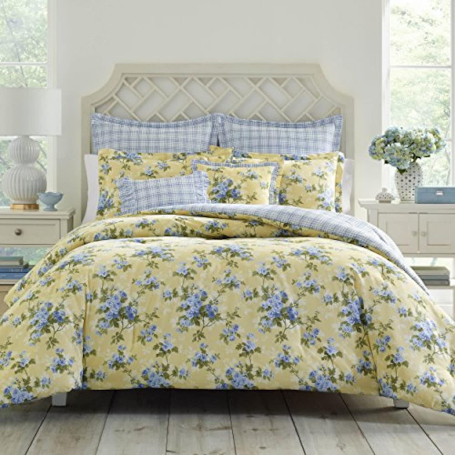 Laura Ashley - King Comforter Set, Cotton Reversible Bedding, Includes Matching Shams With Bonus Euro Shams & Throw Pillows (Cas
