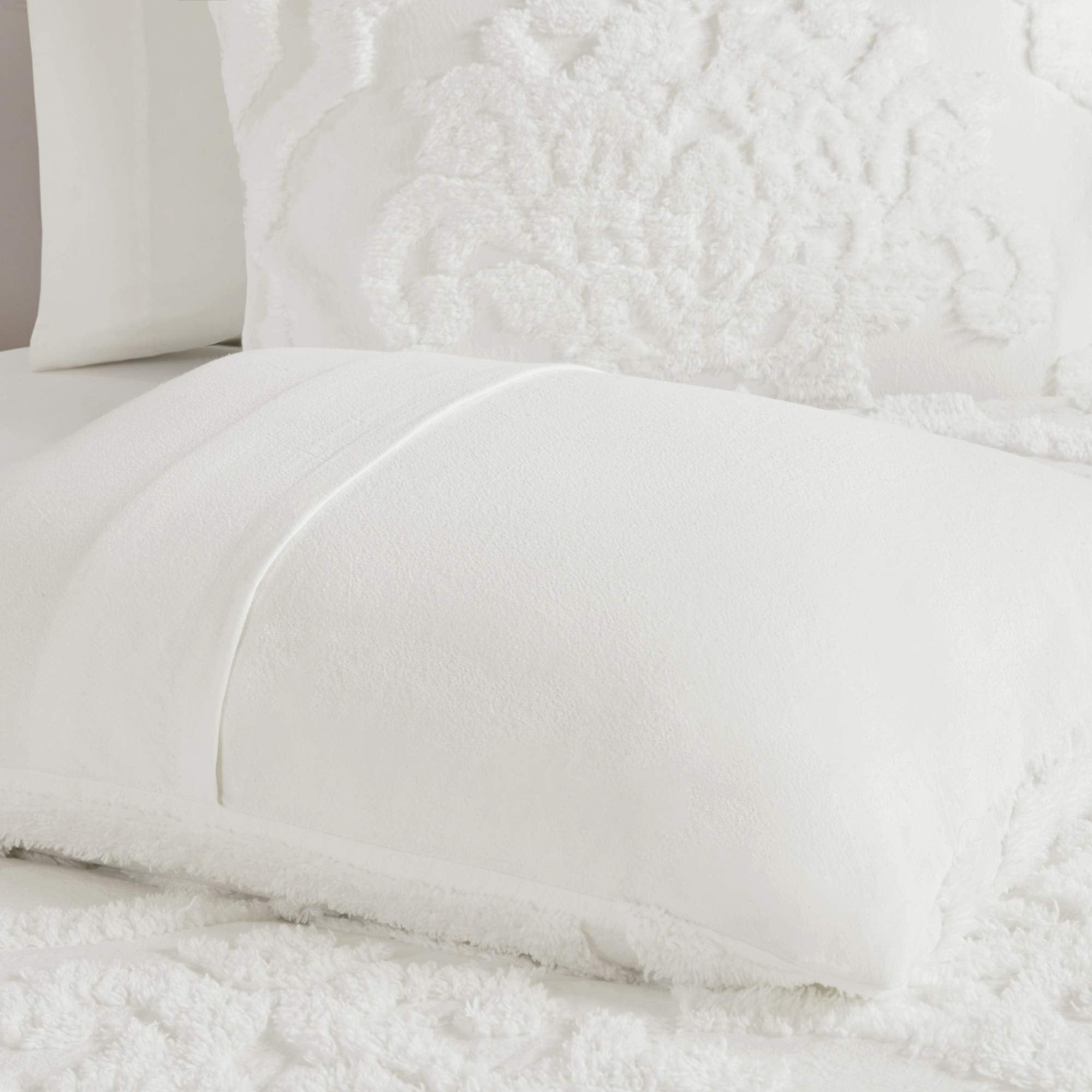 Madison Park Tufted Chenille Cotton Comforter, All Season Bedding Set, Matching Shams, Viola, Damask Off White King/Cal King(104'X92') 3 Piece
