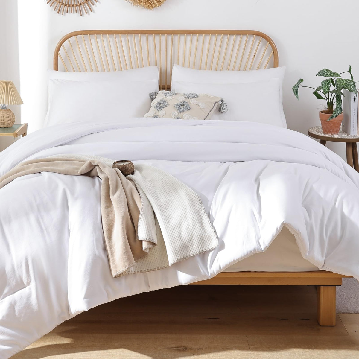 Rosgonia Oversized King Comforter 128X120, 3Pcs Super King Plus (1 White Comforter & 2 Pillowcases) Lightweight Oversized King B