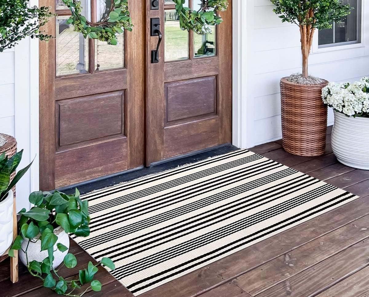 Black And White Striped Rug 24' X 51'Outdoor Front Porch Rug Hand-Woven Machine Washable Indoor/Outdoor Layered Door Mats For