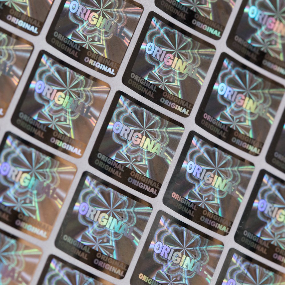 Square Laser Hologram Original Label Size 1.5 * 1.5Cm 500Pcs A Lot Tamper Evident Label Sticker