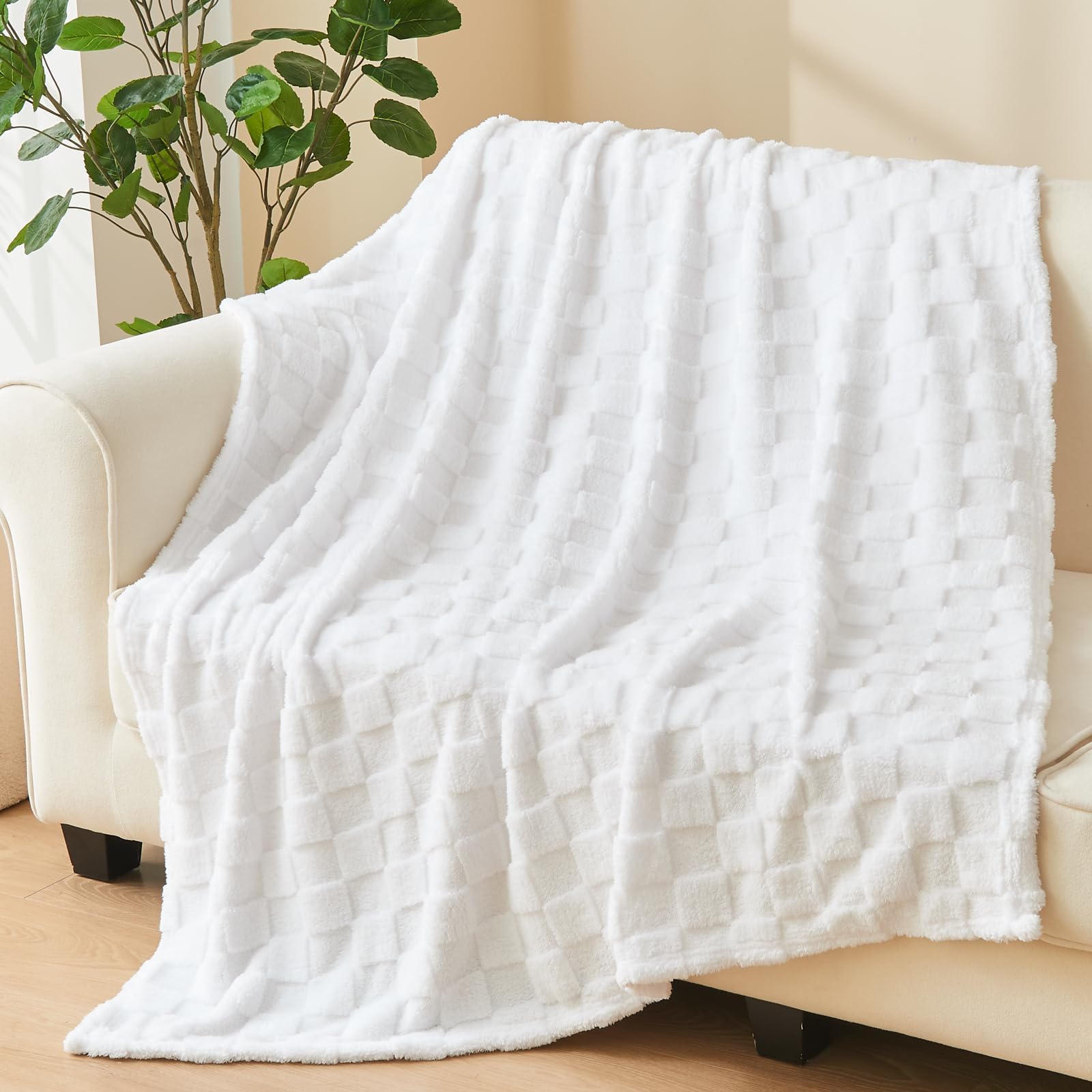Newcosplay Super Soft Throw Blanket White Premium Silky Flannel Fleece 3D Checkered Lightweight Bed Blanket All Season Use (Whit