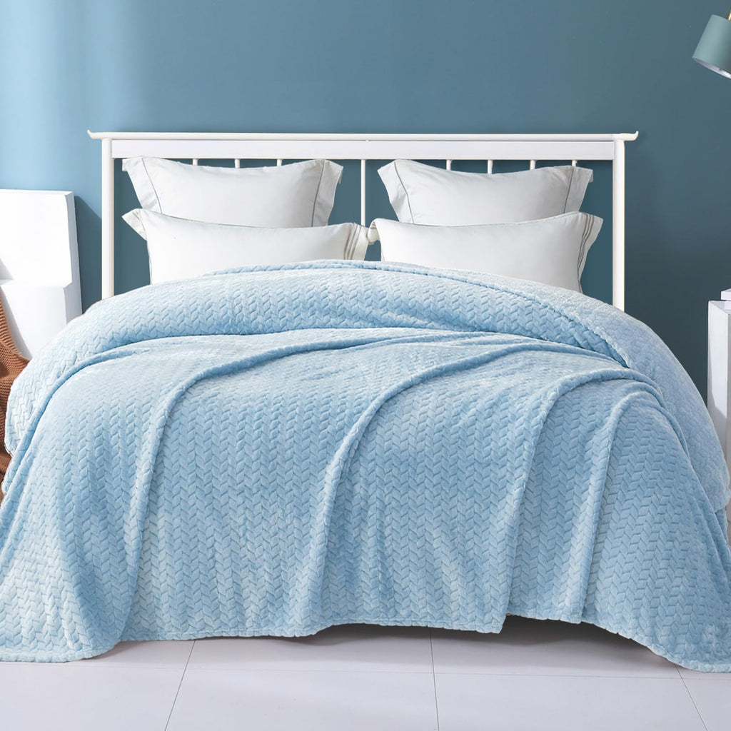 Exclusivo Mezcla Light Blue Fleece King Size Blanket For Bed, 90X104 Inches Soft Cozy 3D Decorative Jacquard Flannel Blankets, L