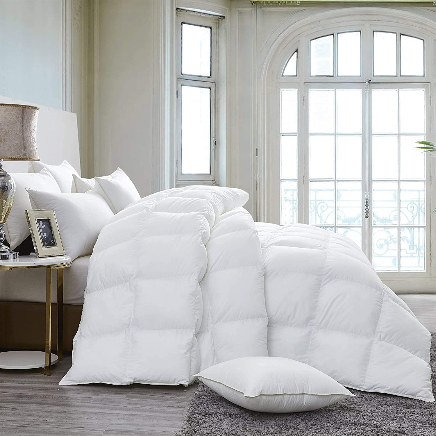 Luxurious 800 Thread Count Hungarian Oversize Goose Down Comforter 108 X 98 Inches 750 Fill Power, 80 Oz Fill Weight, 100% Egypt