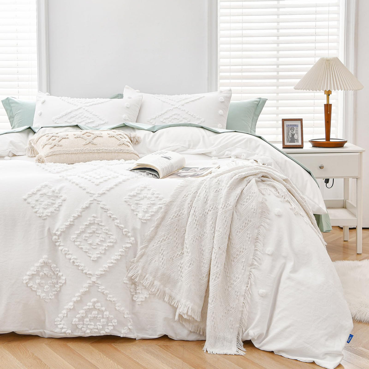 Meila White Duvet Cover Queen Size, Soft And Lightweight Boho Duvet Covers Set Tufted For All Seasons, 3 Pieces Boho Embroidery