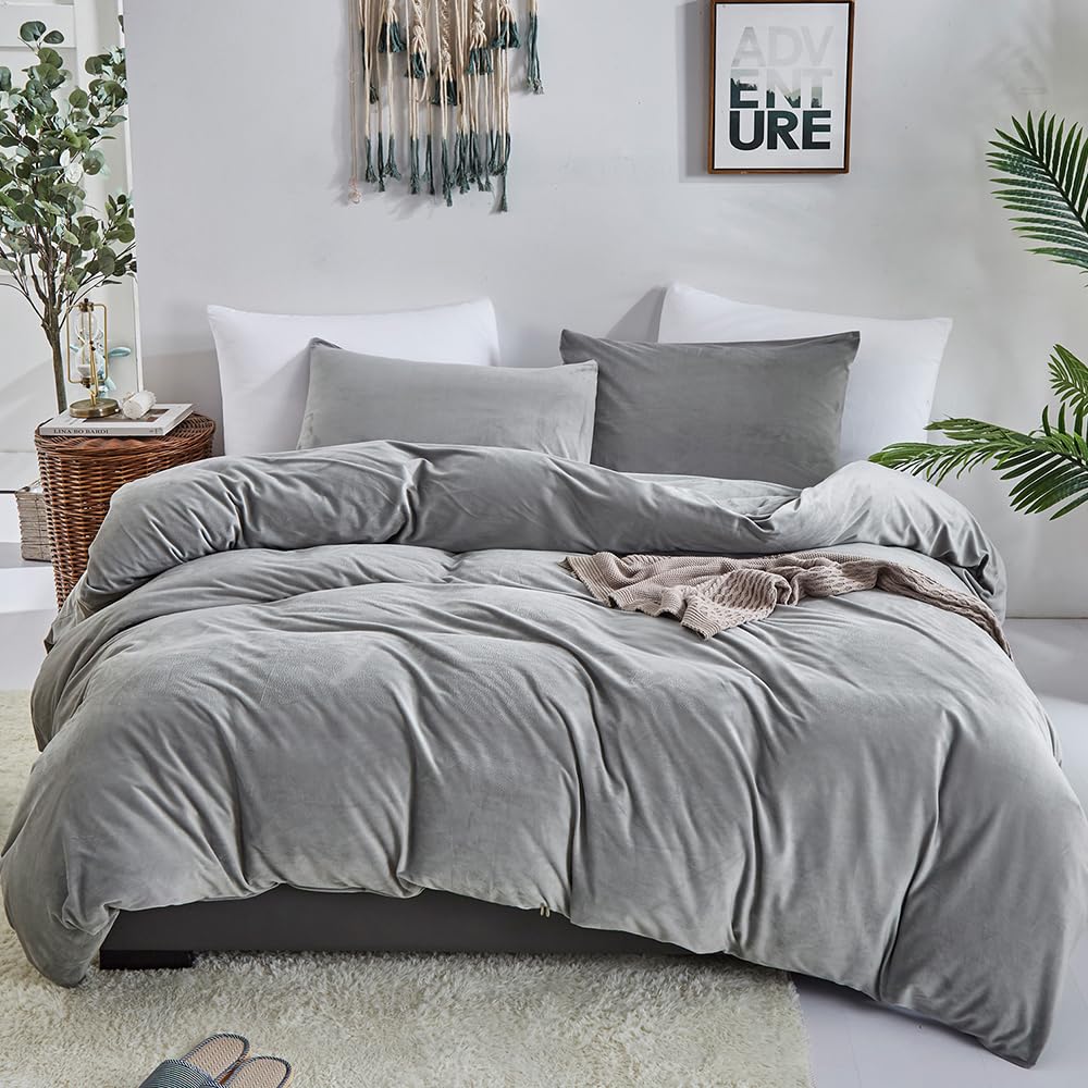 Clothknow Grey Velvet King Size Comforter Set 3Pcs Gray Bedding Comforter Sets Fluffy Grey Comforter King Size Soft Grey Comfort