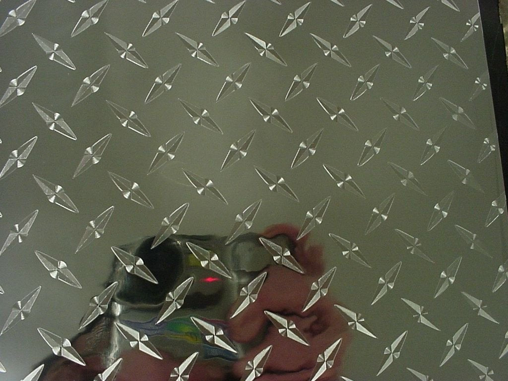 Dpc Roll Of Diamond Plate Classic Sign Vinyl, With Self-Adhesive (Silver, 24 Inch X 10 Ft)