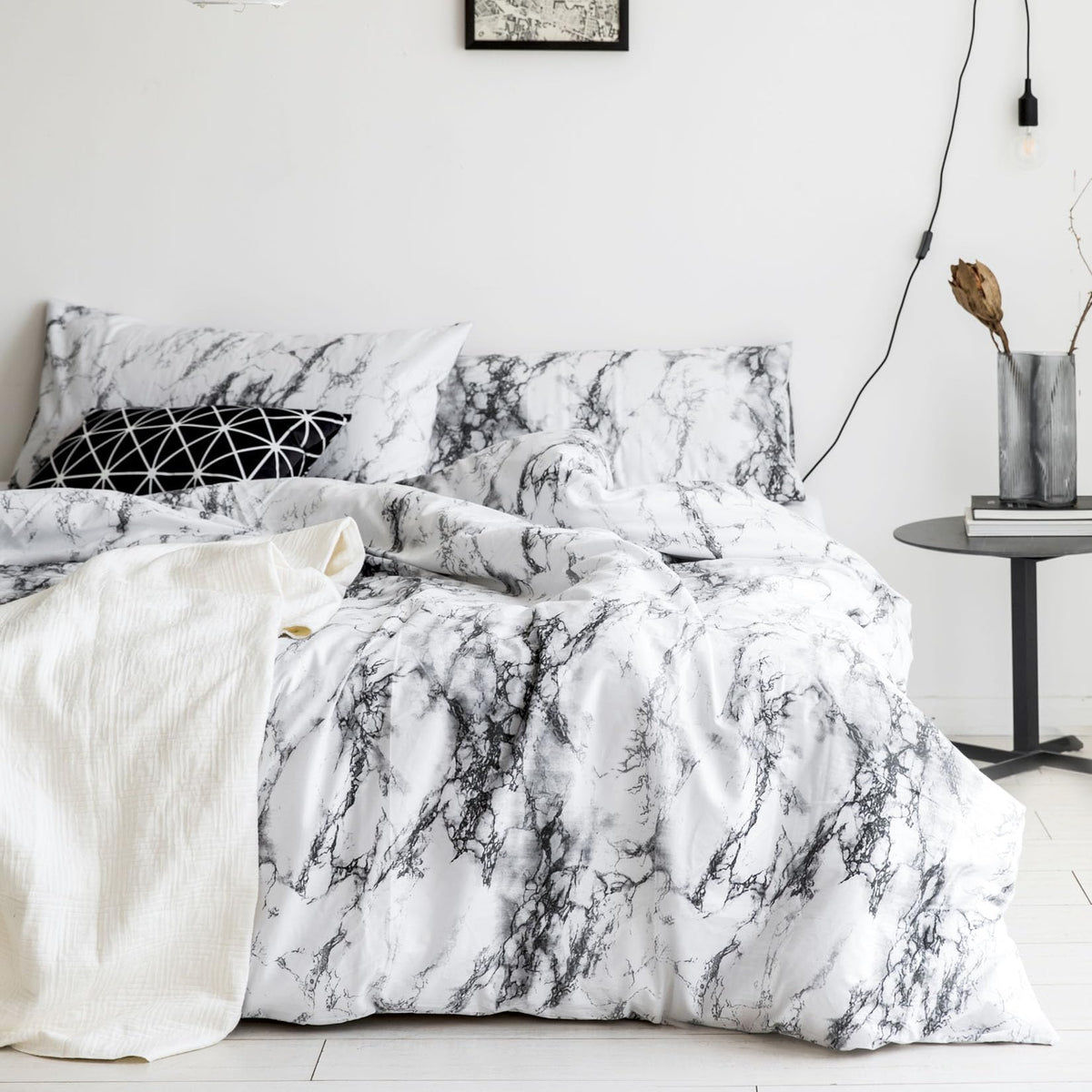 Wake In Cloud  Marble Comforter Set King Size, 3 Pieces Lightweight Bedding For Men And Women, Black And White Gray Grey Cute N