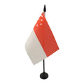 Singapore Table Flag 4' X 6' - Singaporean Desk Flag 15 X 10 Cm - Black Plastic Stick And Base - Az Flag