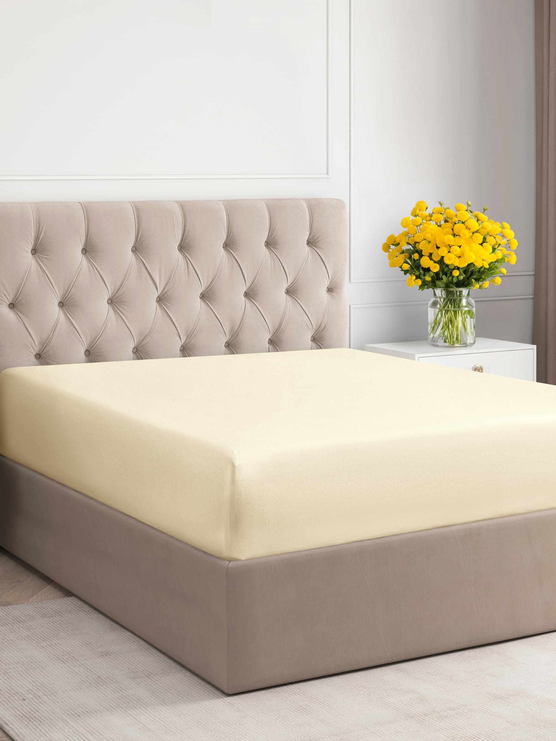 Full Size Fitted Bed Sheet - Hotel Luxury Single Fitted Sheet Only - Fits Mattress Up To 16 - Extra Soft, Wrinkle Free, Breathable & Cooling - Bottom Fitted Sheet - Off White Single Fitted Sheet Only