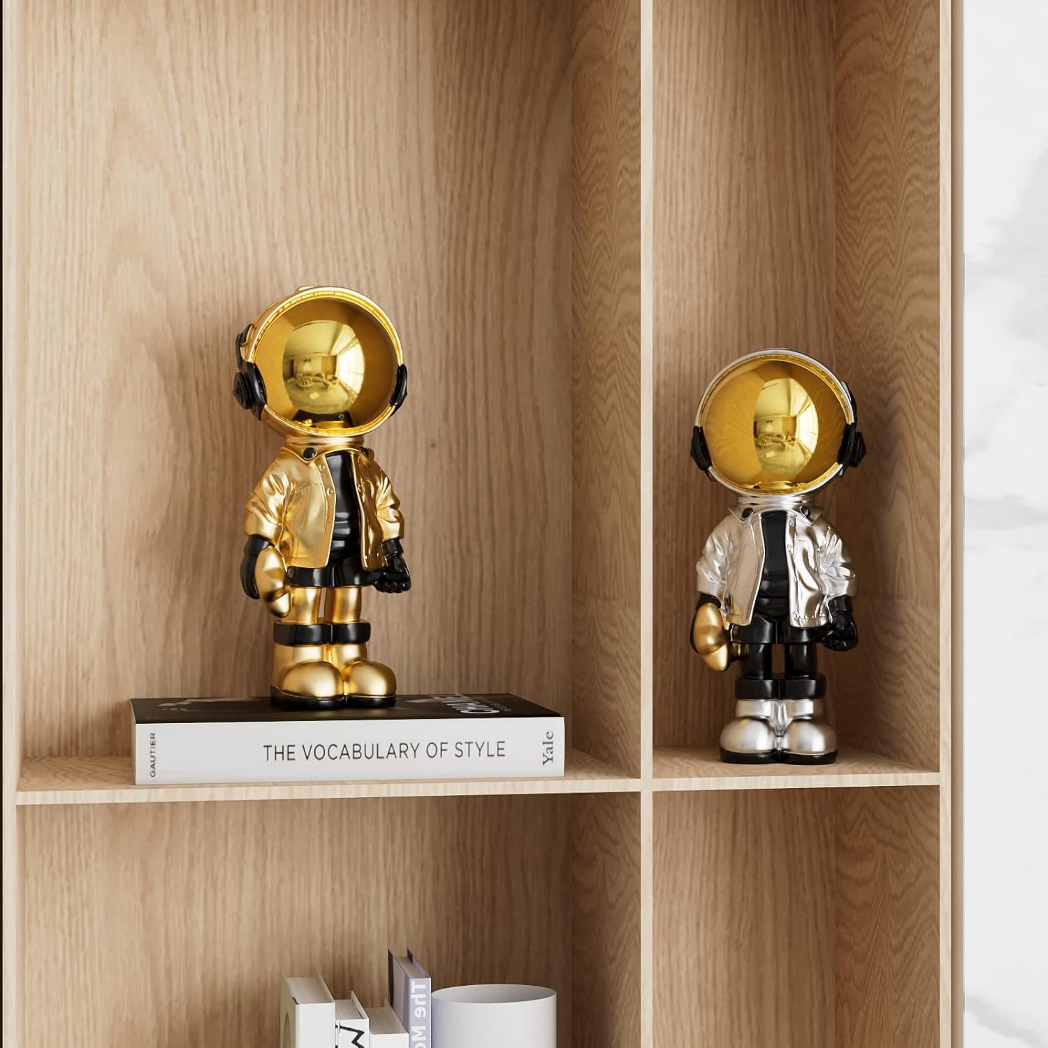 Ez4Ence Figurine Statue Astronaut Sculpture Spaceman Decor,Sculpture For Home Decor,Arts Gold And Black Shelf Decoration,Cool Me