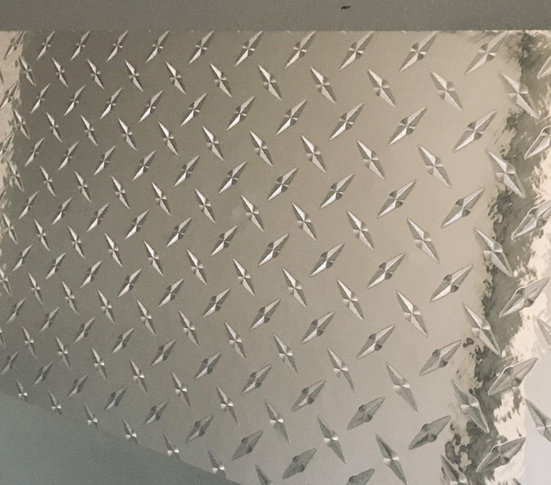 Roll Of Diamond Plate Classic Sign Vinyl, With Self-Adhesive (Silver, 24 Inch X 30 Ft)