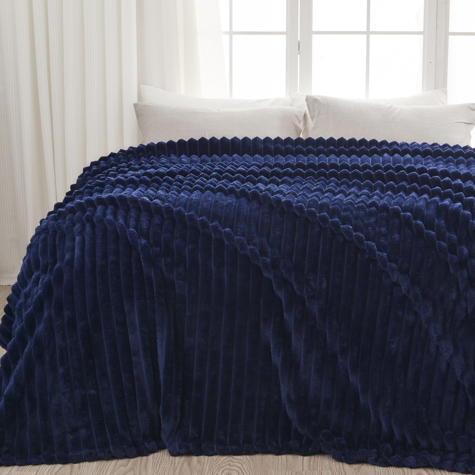 Newcosplay Super Soft King Blanket Dark Navy Premium Silky Flannel Fleece 3D Ribbed Jacquard Lightweight Bed Blanket All Season