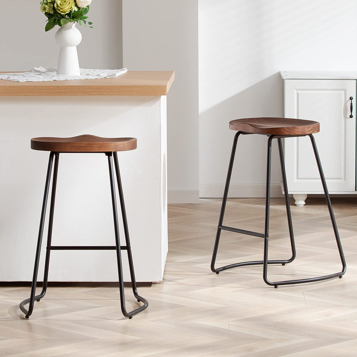 Heugah Bar Stools, Solid Wood Barstools Set Of 2, 26' Counter Height Bar Stools With Metal Leg, Rustic Backless Bar Stools For Kitchen Island, Bar Chairs With Solid Wood Saddle Seat (Walnut, 26 Inch)