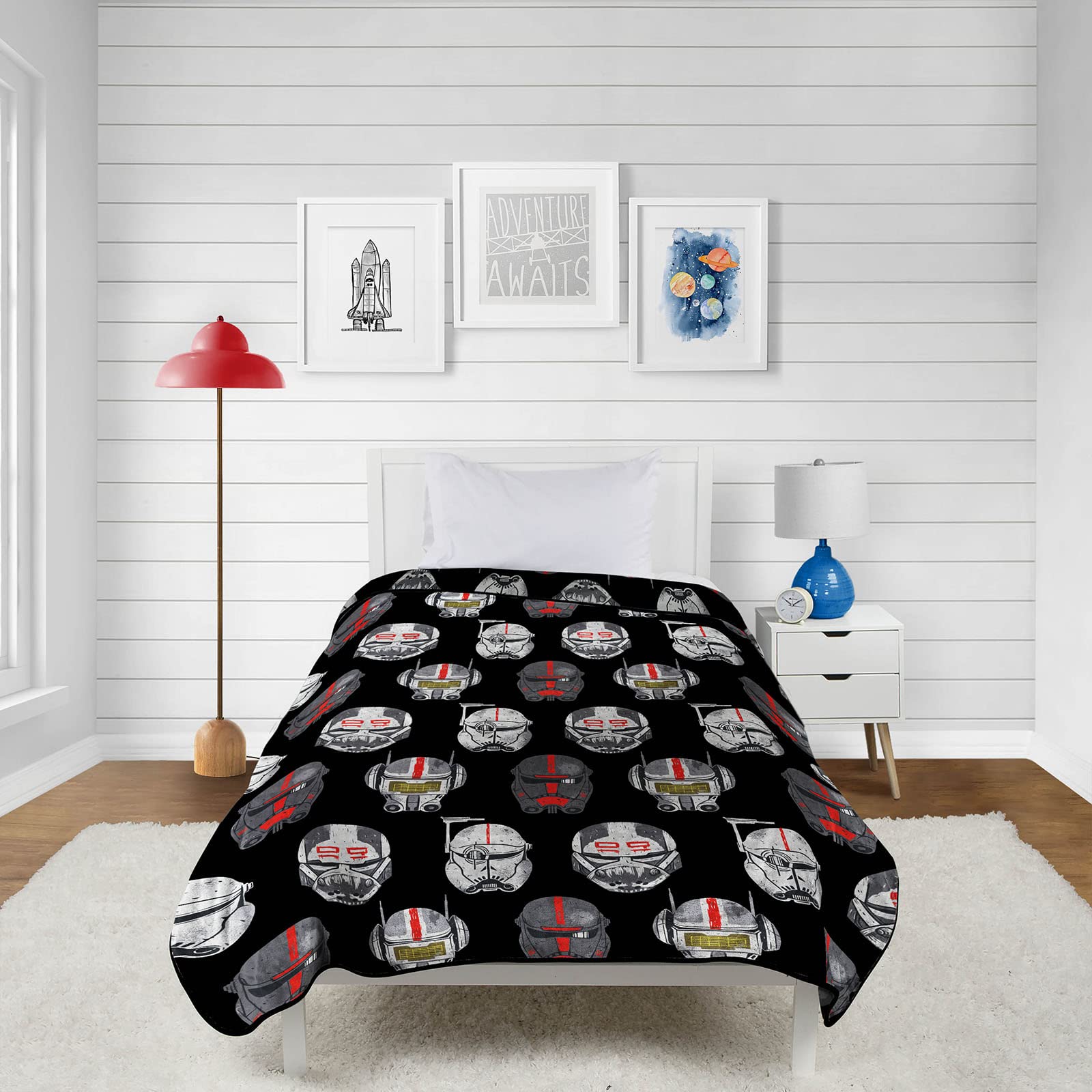 Jay Franco Star Wars The Bad Batch Blanket - Measures 62 X 90 Inches - Fade Resistant Super Soft Fleece Bedding (Official Star W