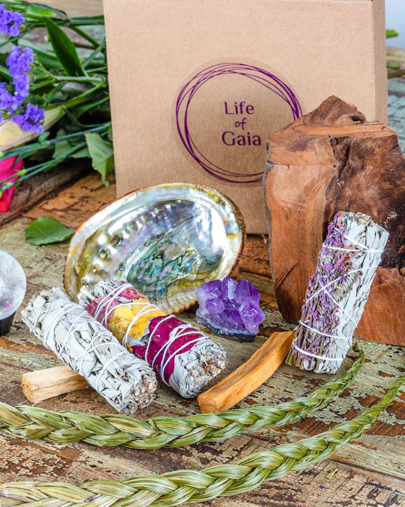 Life Of Gaia Sage Smudge Kit With Palo Santo. 6 White Sage Smudge Sticks & 2 Palo Santo Sticks For Cleansing