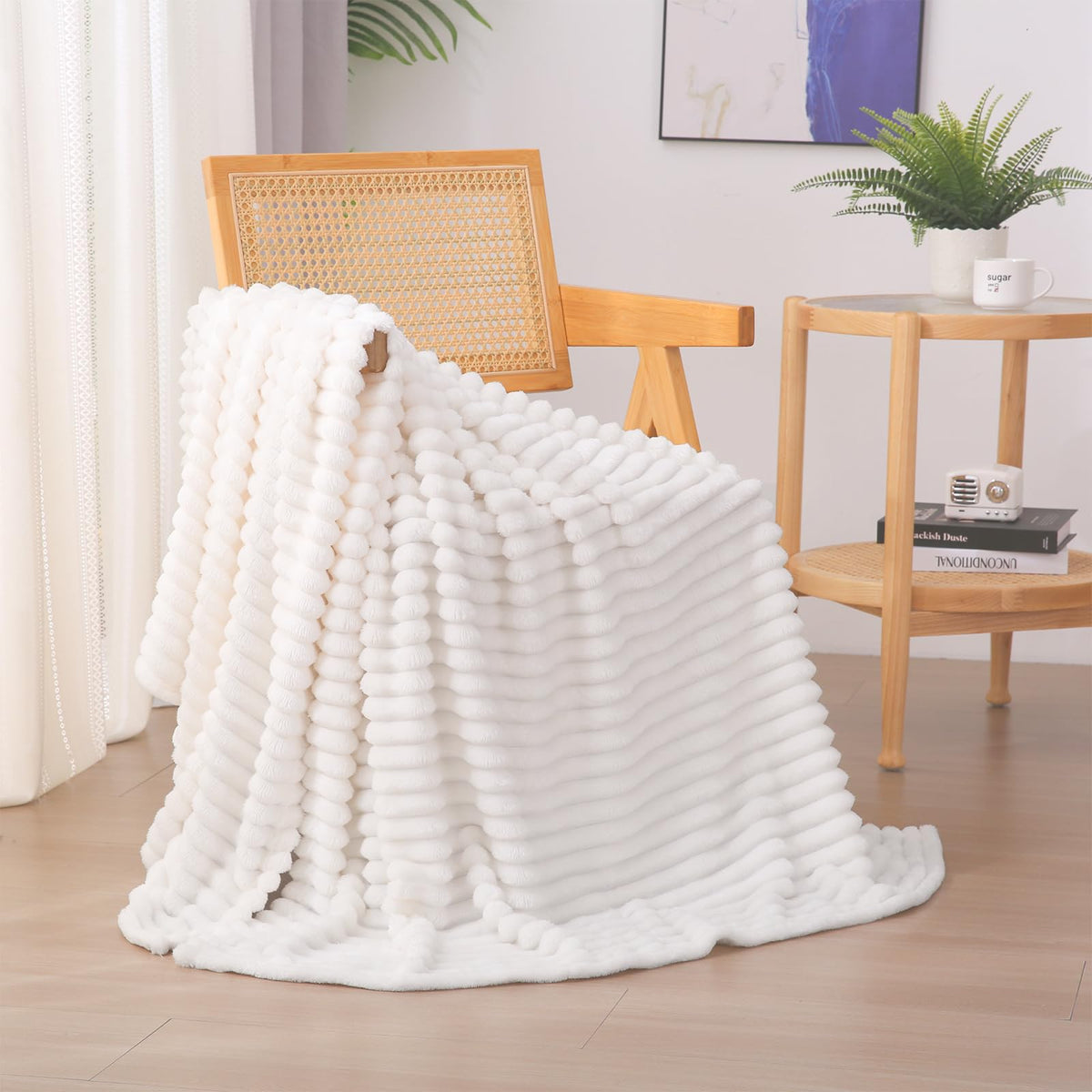 Linecooo Cream White Fleece Throw Blanket 60     80    For Couch Sofa Bed,Super Soft Cozy Plush Microfiber Flannel Blanket With