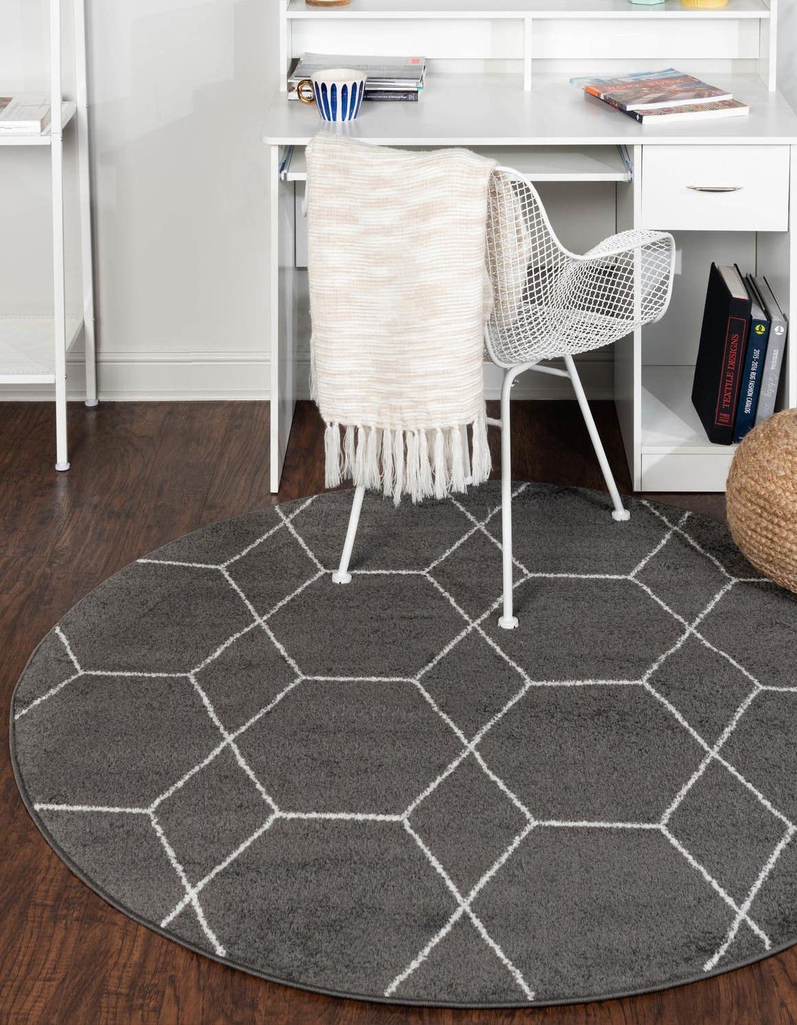 Unique Loom Trellis Frieze Collection Area Rug - Geometric (12 Round Dark Gray/Ivory)