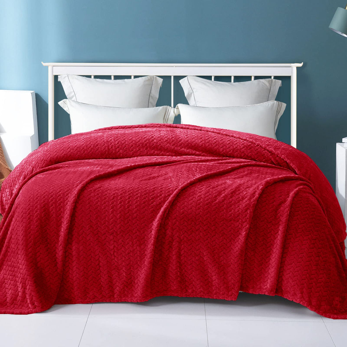 Exclusivo Mezcla King Size Flannel Fleece Blanket, Leaves Pattern Velvet Plush Bed Blanket, Cozy, Warm, And Lightweight Blanket