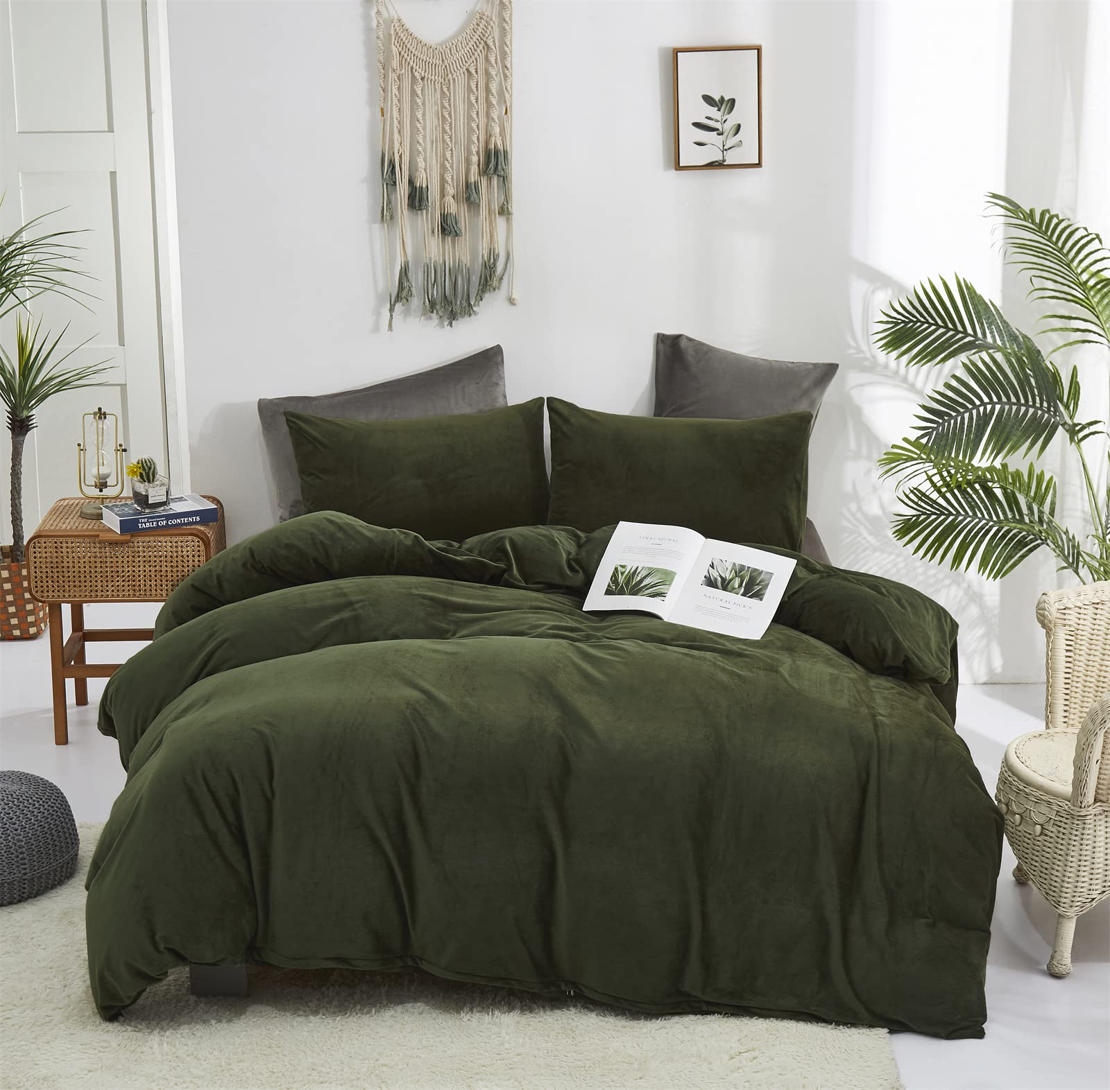 KAREVER Dark Green Velvet Comforter Set Twin Army Green Flannel Velvet Bedding Comforter Set All Deep Green 3 PCs Shaggy Soft Wa