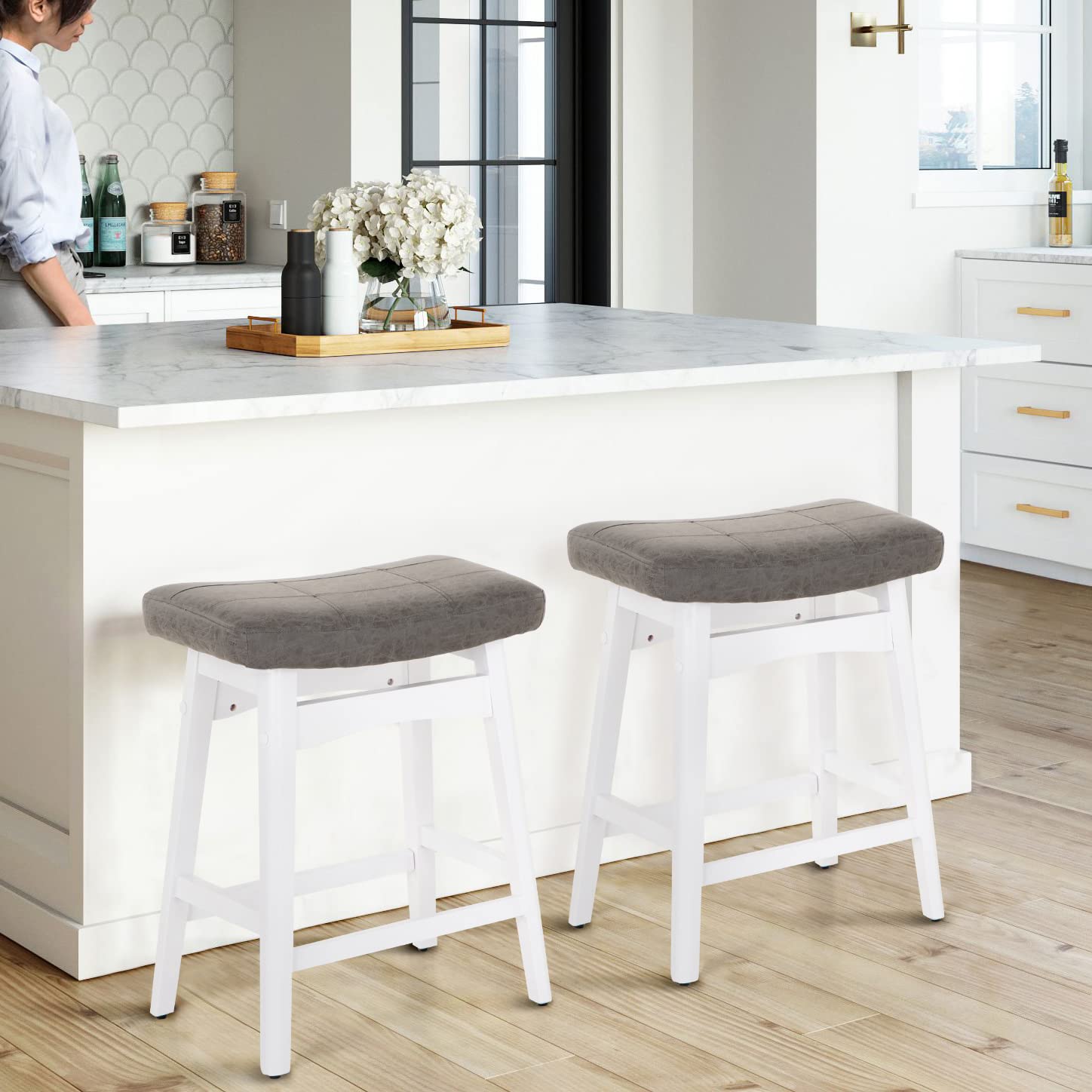 MAISON ARTS White Counter Height Bar Stools Set of 2 for Kitchen Counter Solid Wood Legs with Faux Leather Saddle Seat Farmhouse