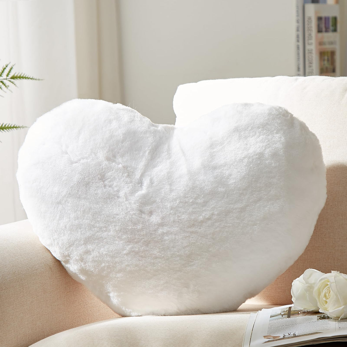 Yrxrus Heart Shaped Pillow, Cute Love Heart Pillow, Small White Heart Pillows Gifts, Faux Rabbit Fur Love Coquette Room Decor, T