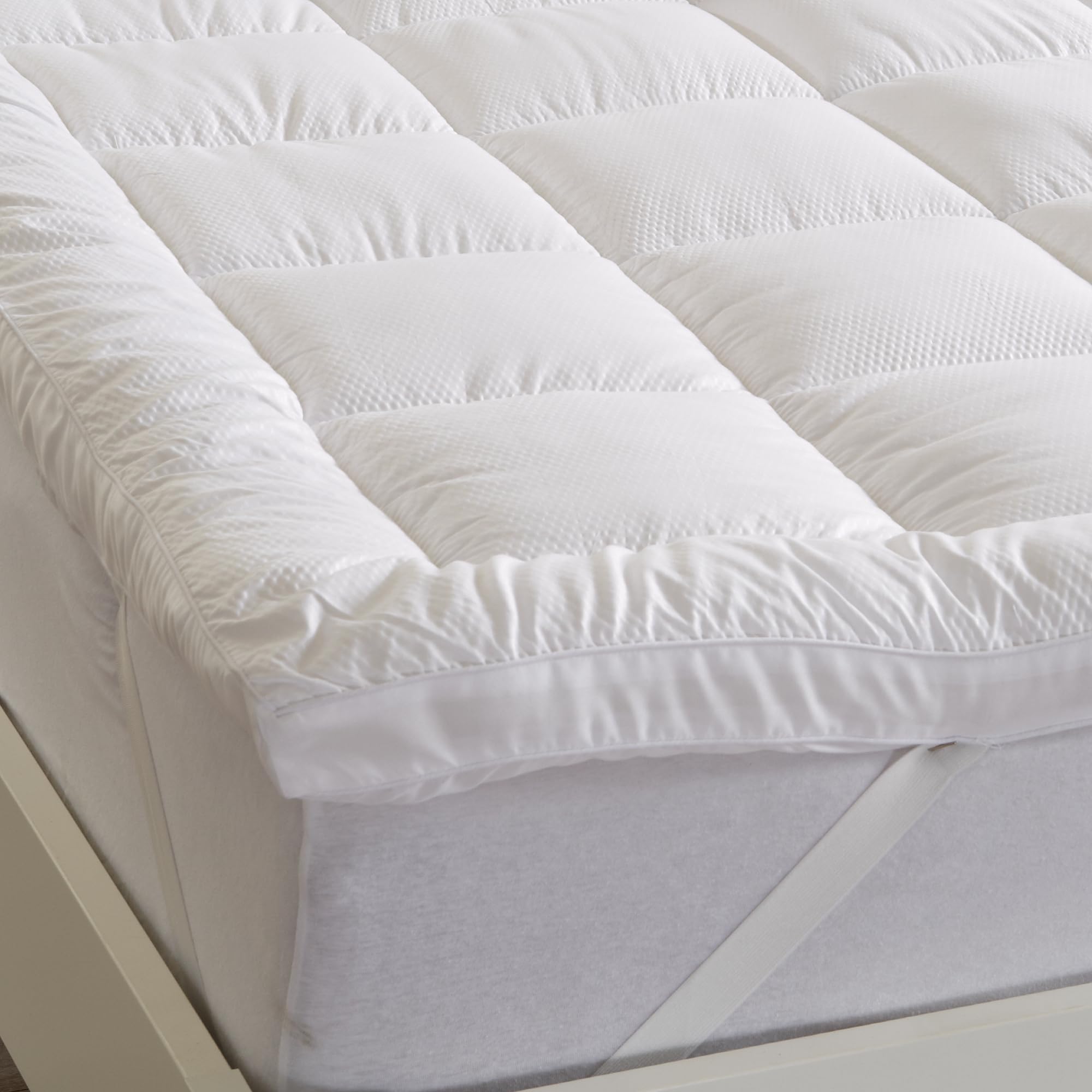 Great Bay Home Queen Mattress Topper. Thick, Elastic Corner Mattress Protector And Cover. Ultra-Soft Pillowtop Mattress Pad. Fit