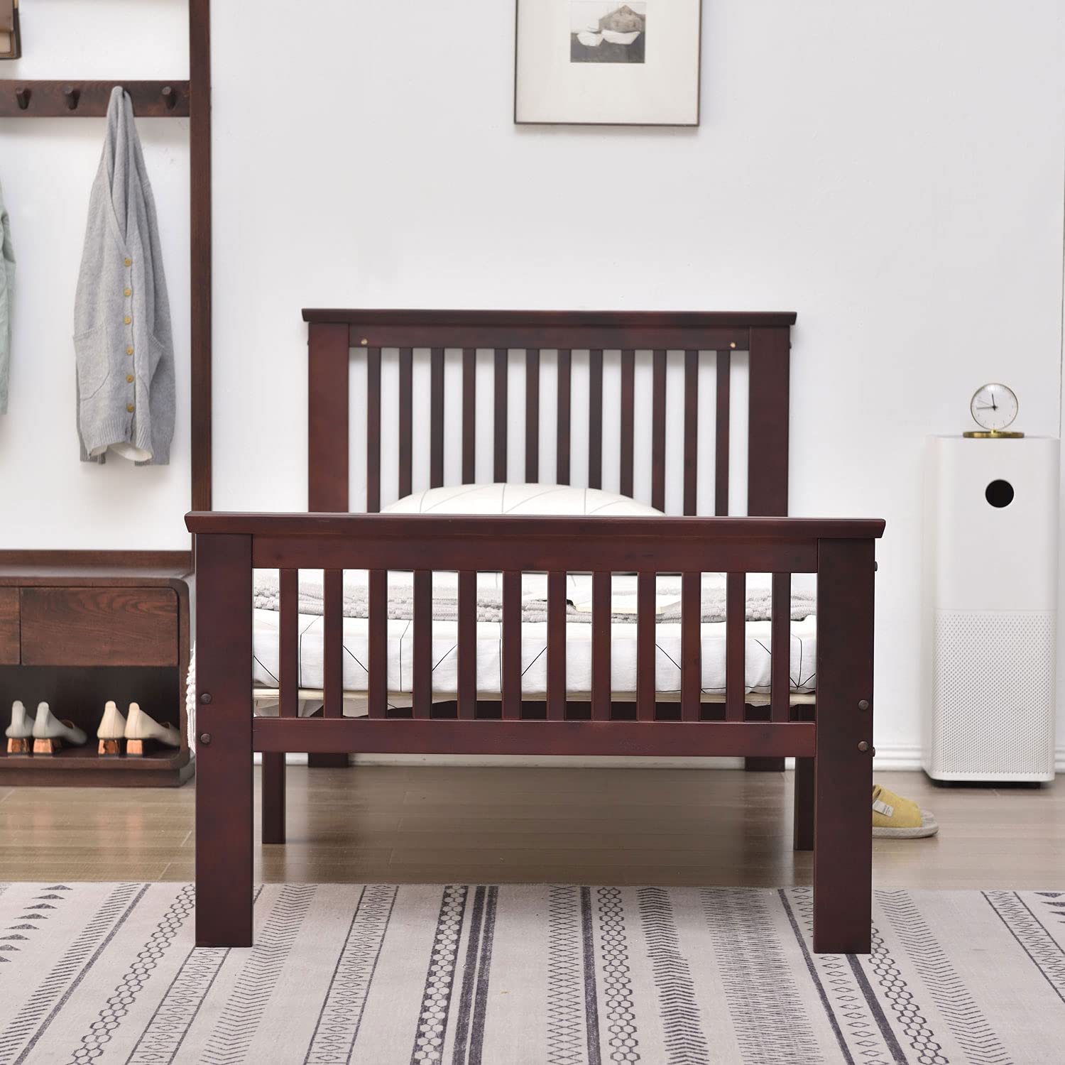 Twin Solid Wood Platform Bed with Headboard/Pine Twin Bed (Mahogany)