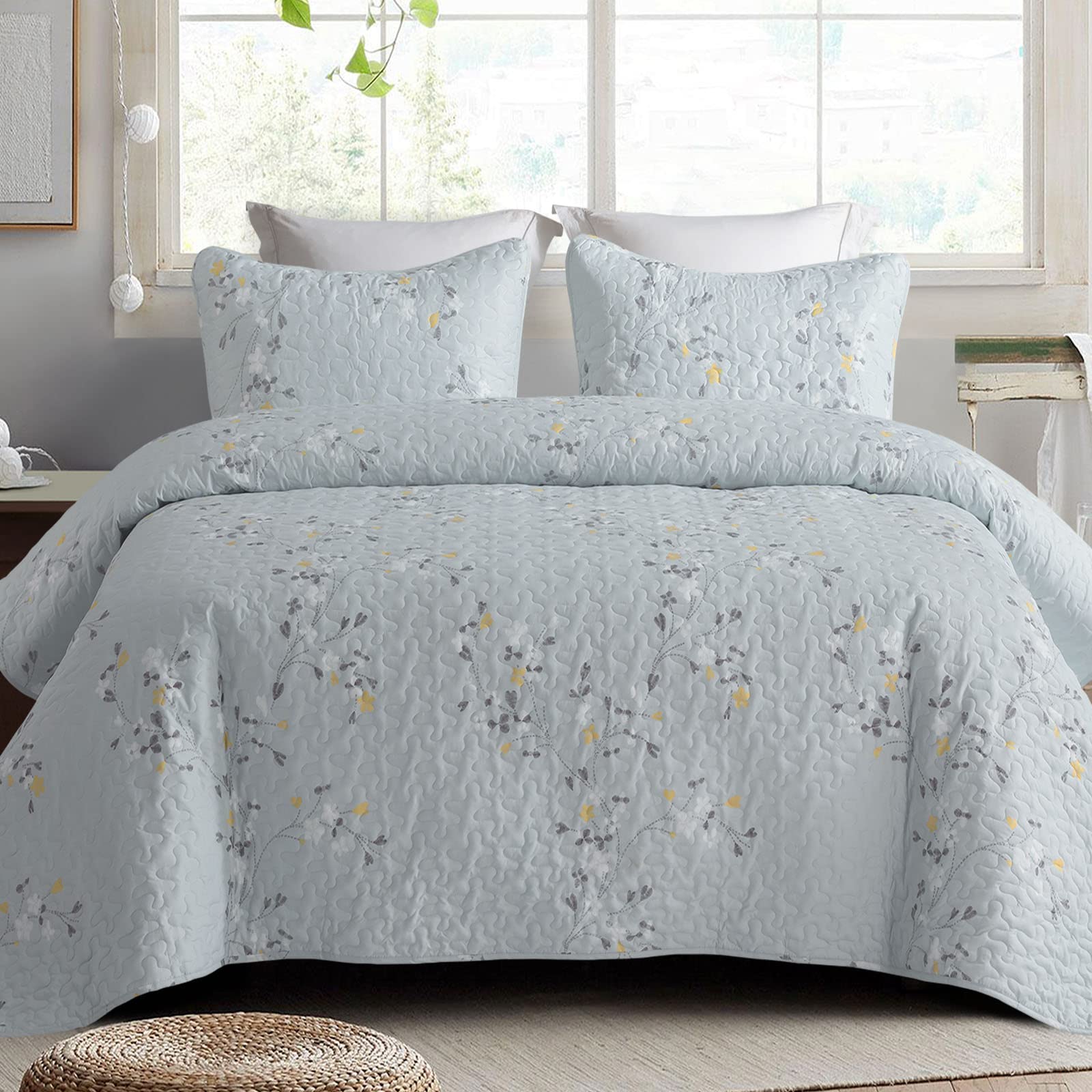 Exclusivo Mezcla Floral Quilt Set King Size, 3 Piece Soft Lightweight Flower Pattern Printed Light Blue Bedspreads Coverlet Bedd