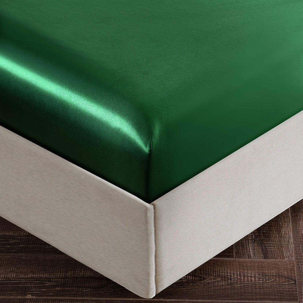 Siinvdabzx 3-Piece Set Satin Full Fitted Sheet & 2 Pillowcase, Emerald Green Silky Soft Fitted Bottom Sheet, Wrinkle Free, Fade