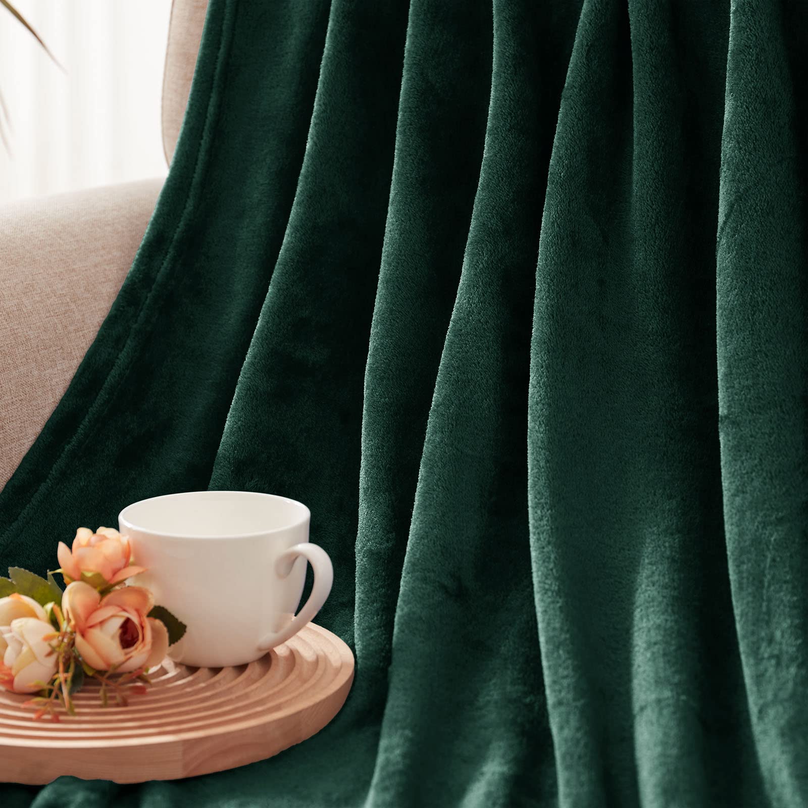 Exclusivo Mezcla Extra Large Fleece Throw Blanket For Couch, Sofa, 300Gsm Super Soft And Warm Blankets, Forest Green Throw All S
